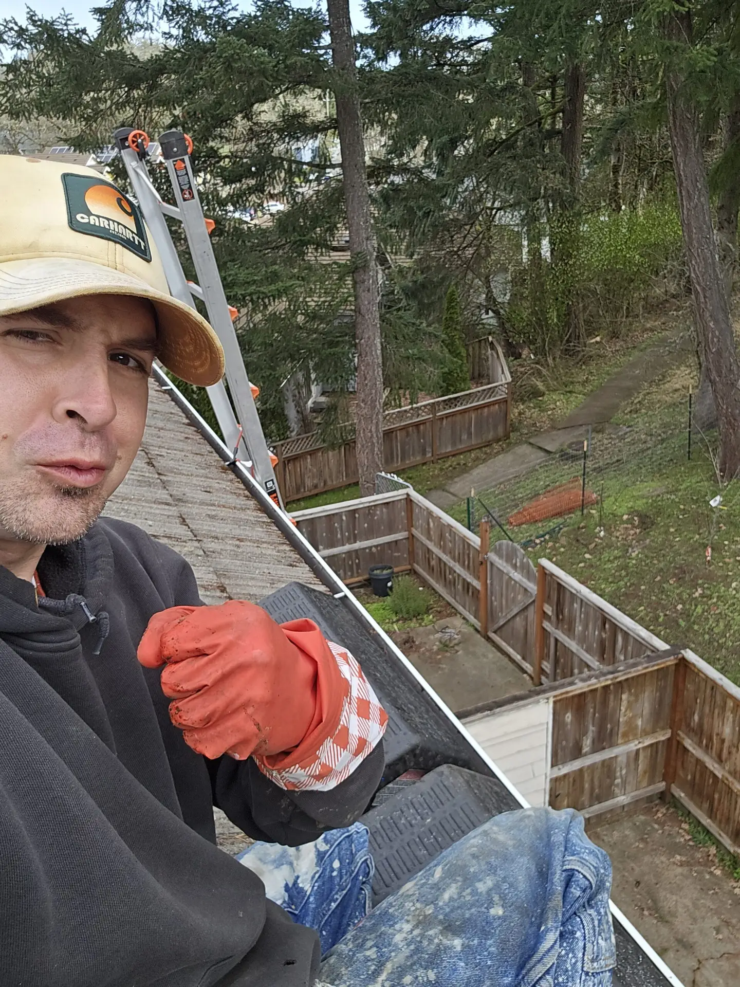 House washing time estimate Oregon How long does house washing take showing professional team completing single-story home wash in Oregon